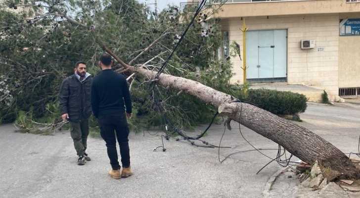 بلدية قانا تباشر بمعالجة تداعيات العاصفة الاخيرة بالتعاون مع شركة كهرباء لبنان