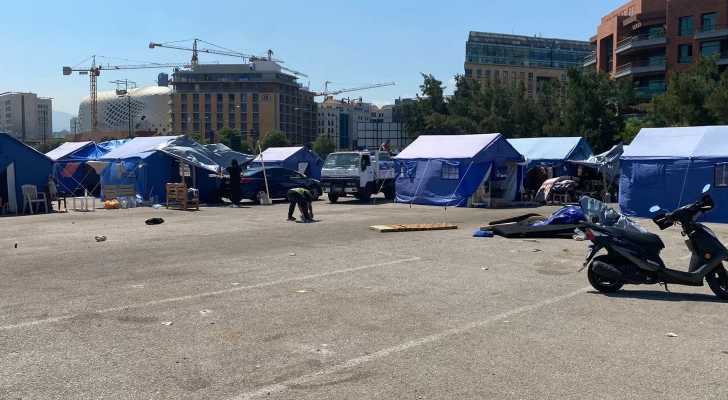 بلدية بيروت تواصل إزالة الخيم الشاغرة في البيال ومحيط حرج بيروت