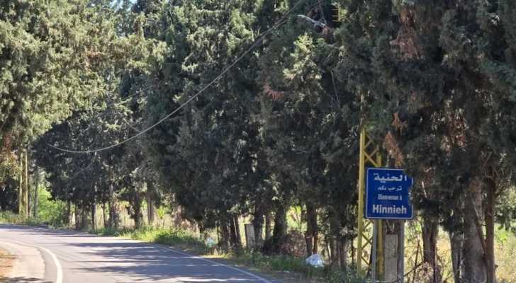 بلدية الحنية تواصل إزالة آثار العدوان وصيانة البنية التحتية في البلدة