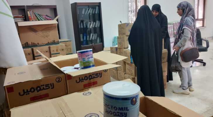 توزيع حليب وحفاضات في بلدة الطيبة بدعم من جمعية