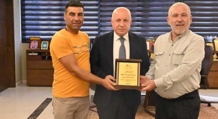 رئيس بلدية ديركيفا يبحث مع رئيس مجلس الجنوب احتياجات البلدة ومشاريعها الإنمائية