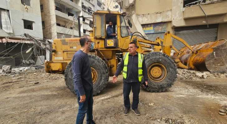 بلدية حارة حريك تواصل فتح الطرقات وإزالة الردم في عدد من الشوارع