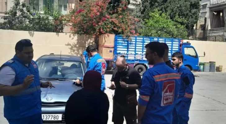 بلدية صيدا تتسلّم مساعدات عينية لمراكز الإيواء وتوزّعها على النازحين