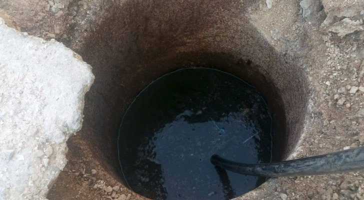 بلدية تفاحتا تنفّذ أعمال صيانة لشبكة الصرف الصحي في حي الضهور
