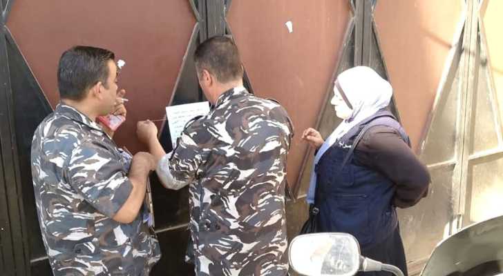 تشميع محلات مخالِفة في أبي سمراء حفاظًا على السلامة الغذائية