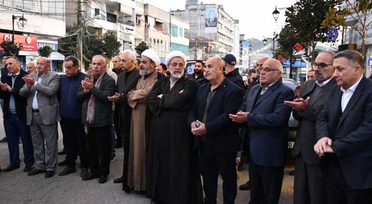 مدينة النبطية تحتفل بعيد الميلاد المجيد: إضاءة شجرة الميلاد والسوق التجاري