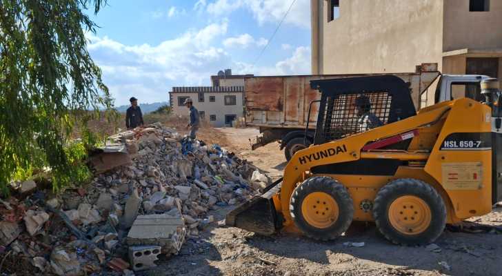 بلدية بنت جبيل تطلق حملة إزالة الردميات ومخلفات الحرب والمكبات العشوائية
