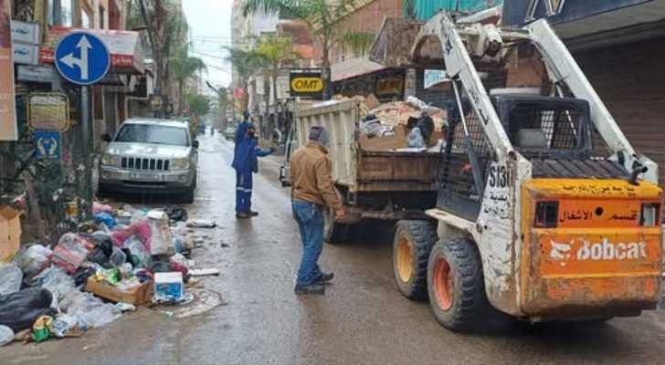 بلديّة برج البراجنة تواصل رفع النفايات بالتعاون مع شركة