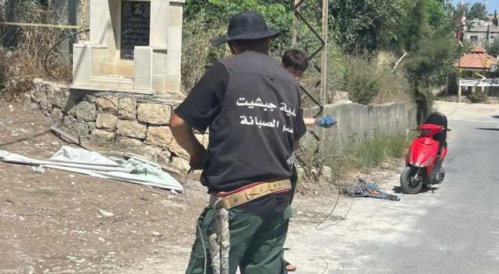 بلدية جبشيت تواصل تأهيل الشبكة الكهربائية وإصلاح الأضرار الناجمة عن العدوان