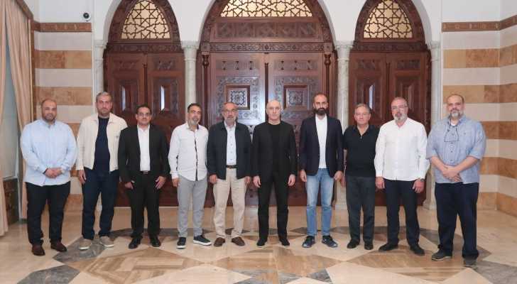 وزير الداخلية يبحث مع رئيس بلدية مدينة النبطية الحاجات الإنمائية والخدماتية