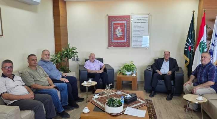 بلدية حولا تبحث أوضاع النازحين والتحديات التربوية والاجتماعية مع رئيس الجامعة الإسلامية