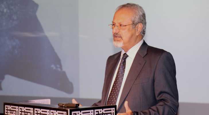 بلديّة تنورين تهنئ احد ابنائها لفوزه بجائزة
