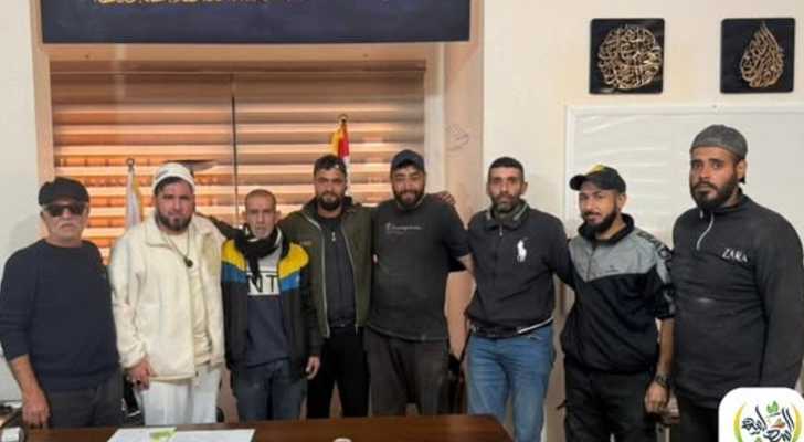 رئيس بلدية الشهابية يكرّم الموظفين تقديراً لجهودهم في أداء واجباتهم