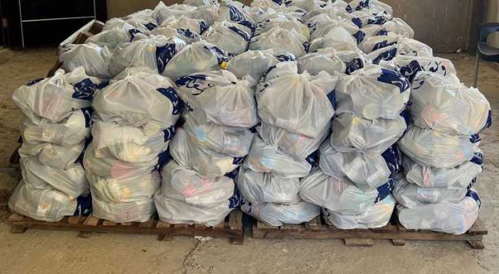 بلدية شيحين توزع 250 حصة غذائية مُقدّمة من جمعية 