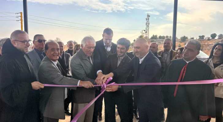 بلدية عيناتا الأرز تفتتح مشروع استصلاح الأراضي الزراعية وتجهيز برّاد بنظام الطاقة الشمسية