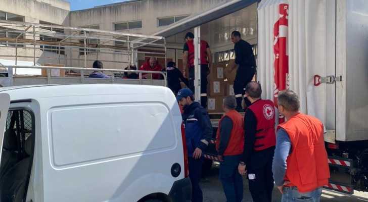 بلدية كونين الى جانب النازحين قسراً والصامدين .. جهود توزيع المساعدات تتواصل (بالصور)