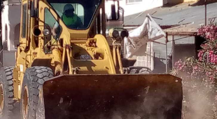 بالصور: الهيئة الصحية تعاون بلدية كفركلا بفتح جميع الطرقات