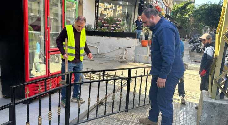 شرطة بلدية حارة حريك تواصل حملة إزالة المخالفات والتعدّيات على الأملاك العامة