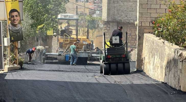 بلدية جبشيت تتابع صيانة شبكة المياه وتأهيل طريق حي الجبل