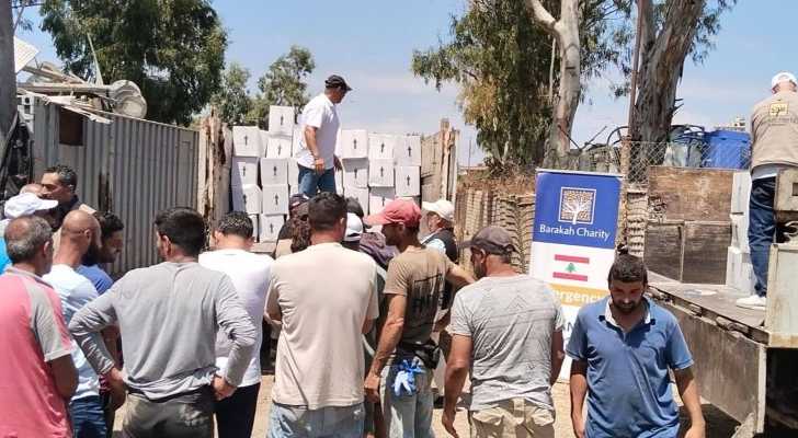 بلدية صور تنفذ برنامج توزيع مساعدات غذائية ونظافة بالتعاون مع