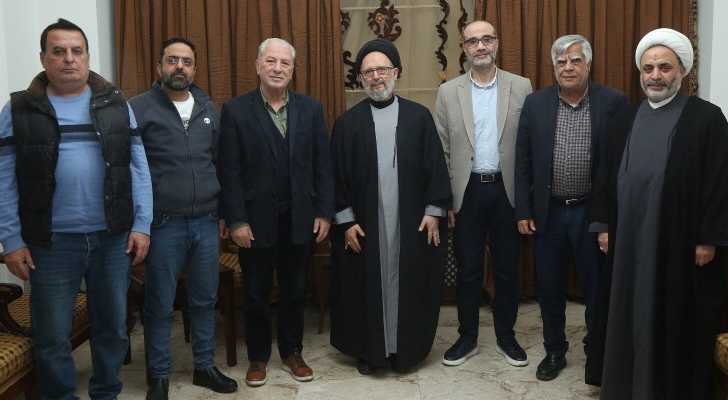 وفد من بلدية حارة حريك يزور العلامة فضل الله ويطلعه على أجواء عمل البلدية