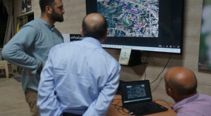 العمل البلدي وعائلة علي حدرج يستكملان مشروع خطط له الشهيد للصرف الصحي في البازورية