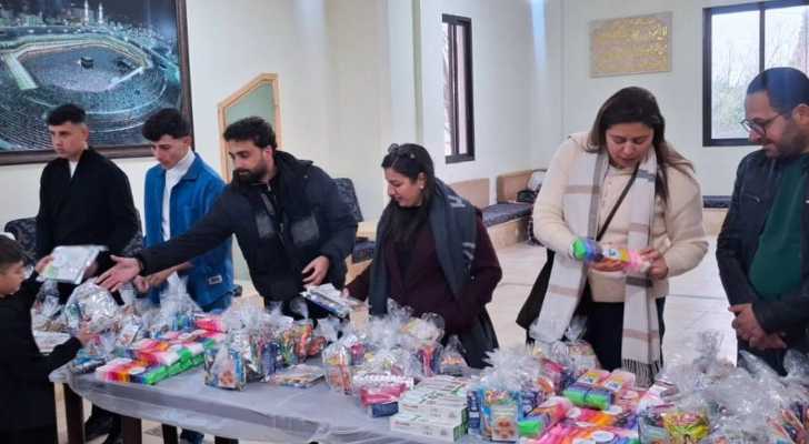بلديّة أنفه تشارك الأهالي فرحة العيد وتوزّع هدايا على الأطفال