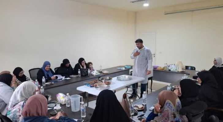ورشة متخصصة في صناعة الحلويات لتمكين نساء الخيام اقتصاديًا