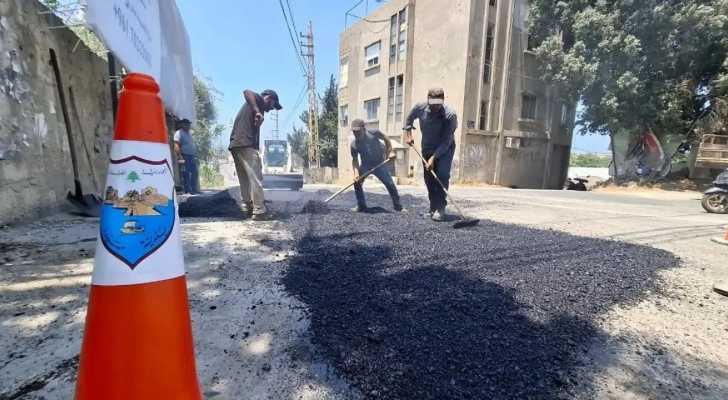بلدية صيدا تستكمل أعمال تأهيل الطرق وشبكات الصرف الصحي في عدد من أحياء المدينة