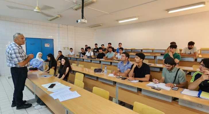 اتحادا بلديات بنت جبيل وجبل عامل يطلقان دورة مجانية للتحضير لامتحان دخول كلية الهندسة