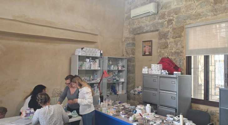 بلدية القليعة: توزيع أدوية للأهالي بدعم من جهات مانحة