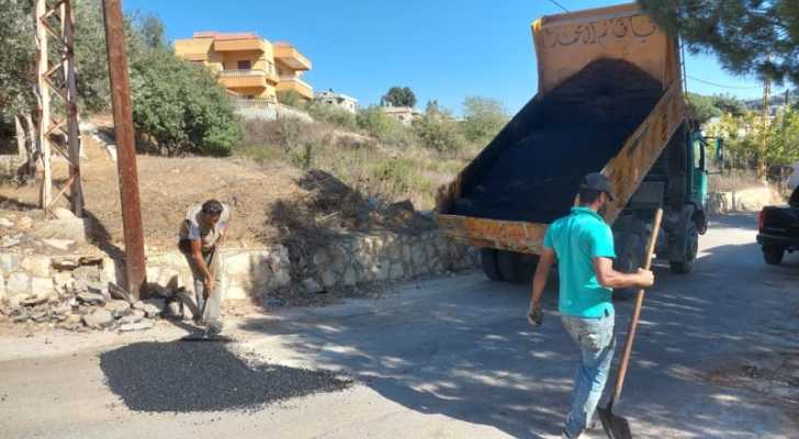 بلدية السلطانية تنجز بمؤازرة الاهالي قسم كبير من مشروع صيانة الطرقات