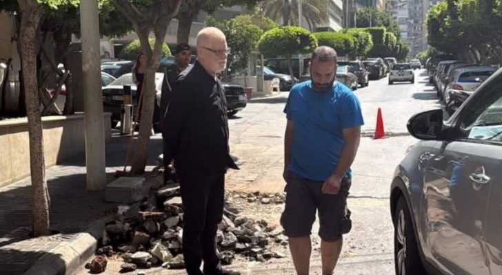 بلدية بيروت تنجز معالجة الحفر في شارع رشيد كرامي