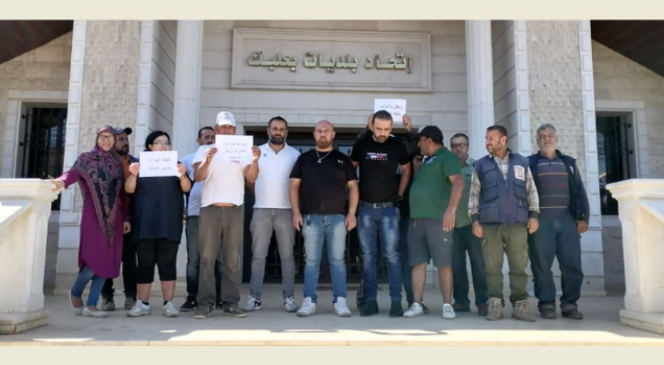 إضراب مفتوح لعمال وموظفي اتحاد بلديات بعلبك وبلدية دورس احتجاجاً على عدم تقاضي رواتبهم منذ بداية السنة