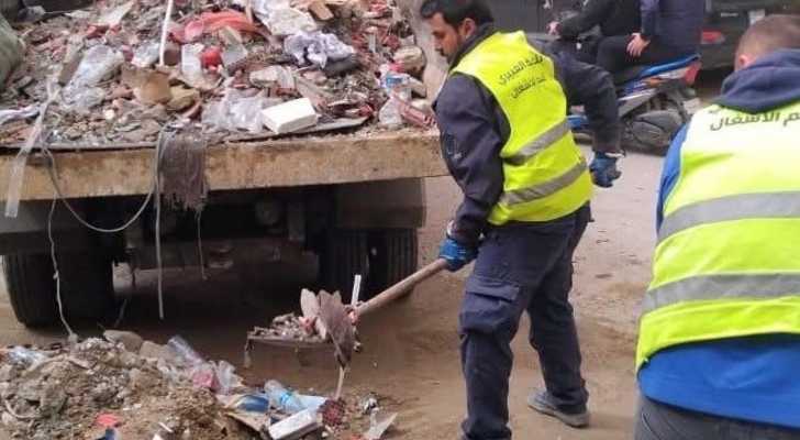بلدية الغبيري تواصل إزالة الركام في بئر حسن… وإعادة فتح الطريق أمام المواطنين