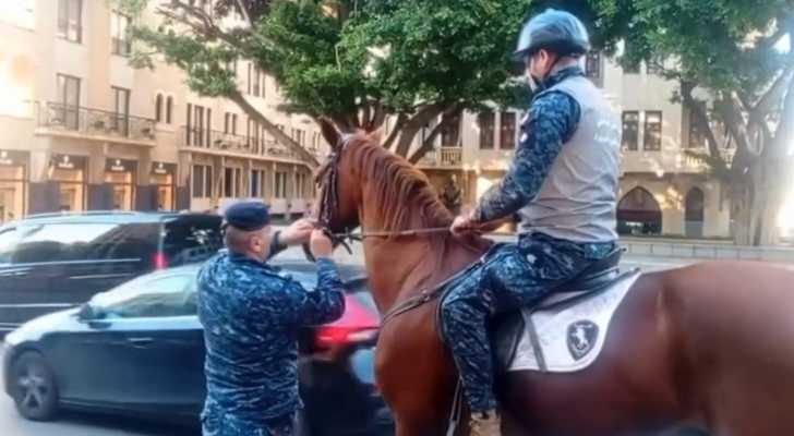 قوى الأمن الداخلي تنفّذ دوريات على الأحصنة في شوارع بيروت لضبط السير