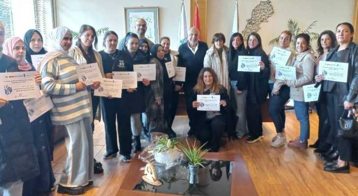 المركز الثقافي التابع لبلدية عاليه يحتضن دورة تدريبية لتعزيز دور المرأة الاقتصادي