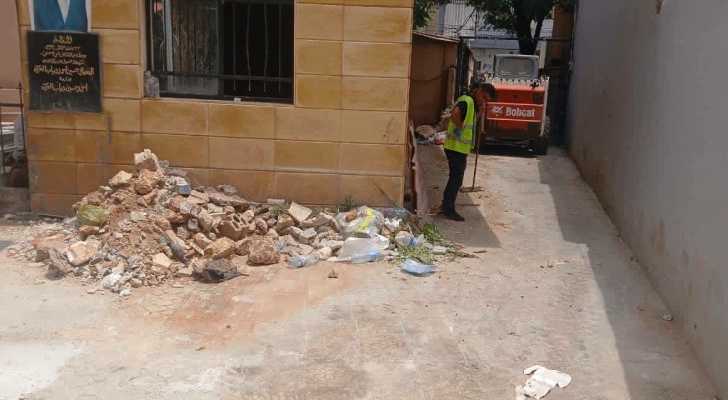 بلدية برج البراجنة تنفذ أعمال تنظيف وصيانة في مقبرة الرادوف