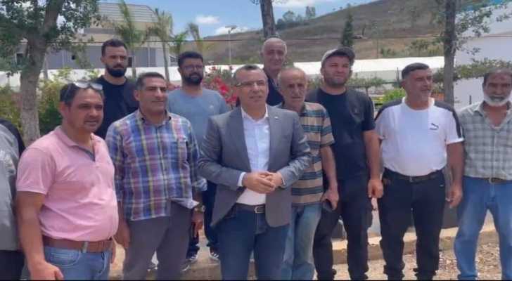 بلدية جبشيت تواكب جولة وزير الزراعة في المشاتل المتضررة