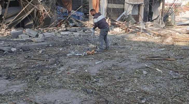 بلدية صور تواصل إزالة الركام وفتح الطرقات في الأحياء المتضررة جرّاء العدوان الإسرائيلي