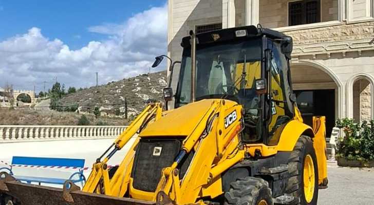 بلدية ديركيفا تتسلّم آلية «بوبكات» مقدّمة من رئيس الجمهورية لدعم أعمالها