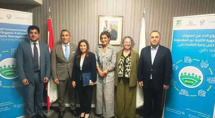 رؤساء بلديات حلبا وعندقت وتكريت يشاركون في مراسم  توقيع مذكرة تفاهم لتجهيز مركز لفرز المواد القابلة لإعادة التدوير
