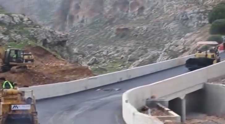 بالفيديو: المرحلة الأخيرة من اعمال جسر سحمر - مشغرة الجديد