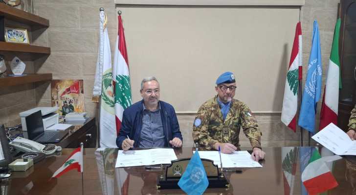 بلدية بنت جبيل تتسلم مكبساً لإعادة التدوير من الكتيبة الإيطالية بقيادة الجنرال دافيد كولوسي