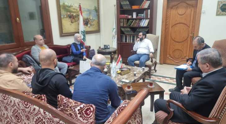 رئيس بلدية الغبيري يبحث مع وكالة الأونروا أوضاع الفلسطينيين في المخيمات