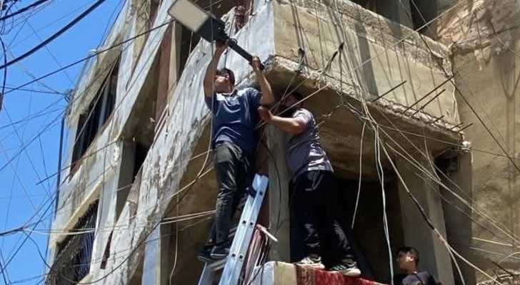 بلدية الغبيري تعزّز الإنارة العامة بمصابيح تعمل على الطاقة الشمسية في حي عرسال