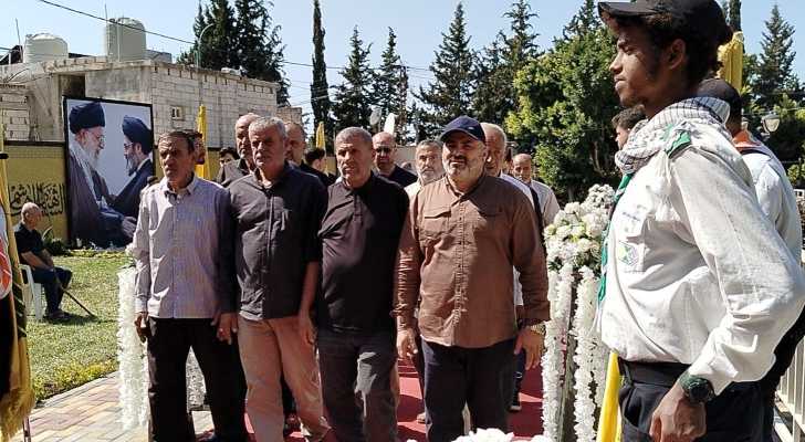 رؤساء بلديات قرى جنوبية يضعون إكليلًا من الزهر على ضريح السيد هاشم صفي الدين