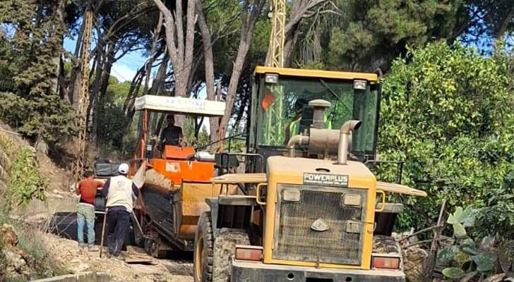 بلدية سرجبال تستكمل تعبيد الطرقات الفرعية