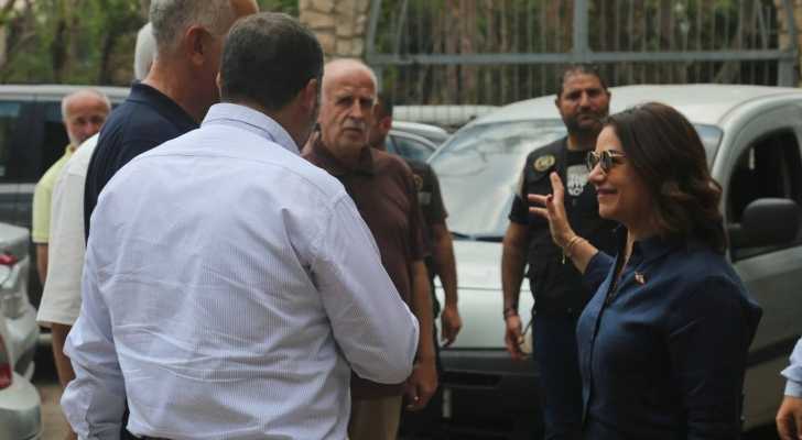 وزيرة الشؤون الاجتماعية تتفقد أضرار العدوان في كفررمان وتبحث مع البلدية احتياجات البلدة