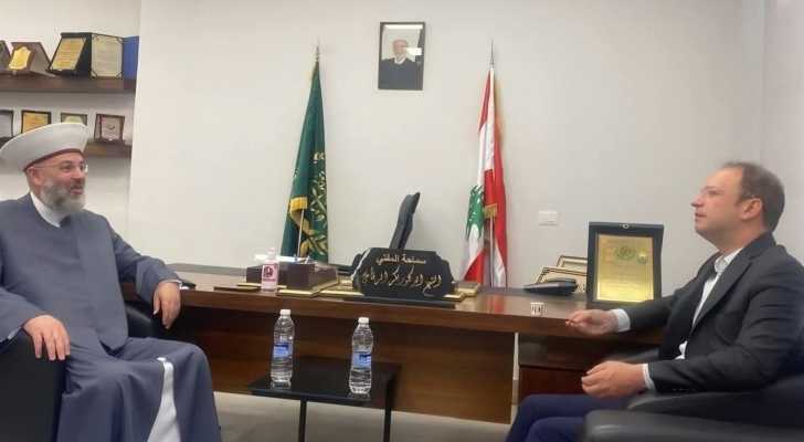 محافظ بعلبك الهرمل يزور المفتي رفاعي مهنئًا بعودته من الحج ويبحث أوضاع المحافظة